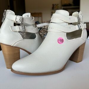 Maurice’s shoes size 10